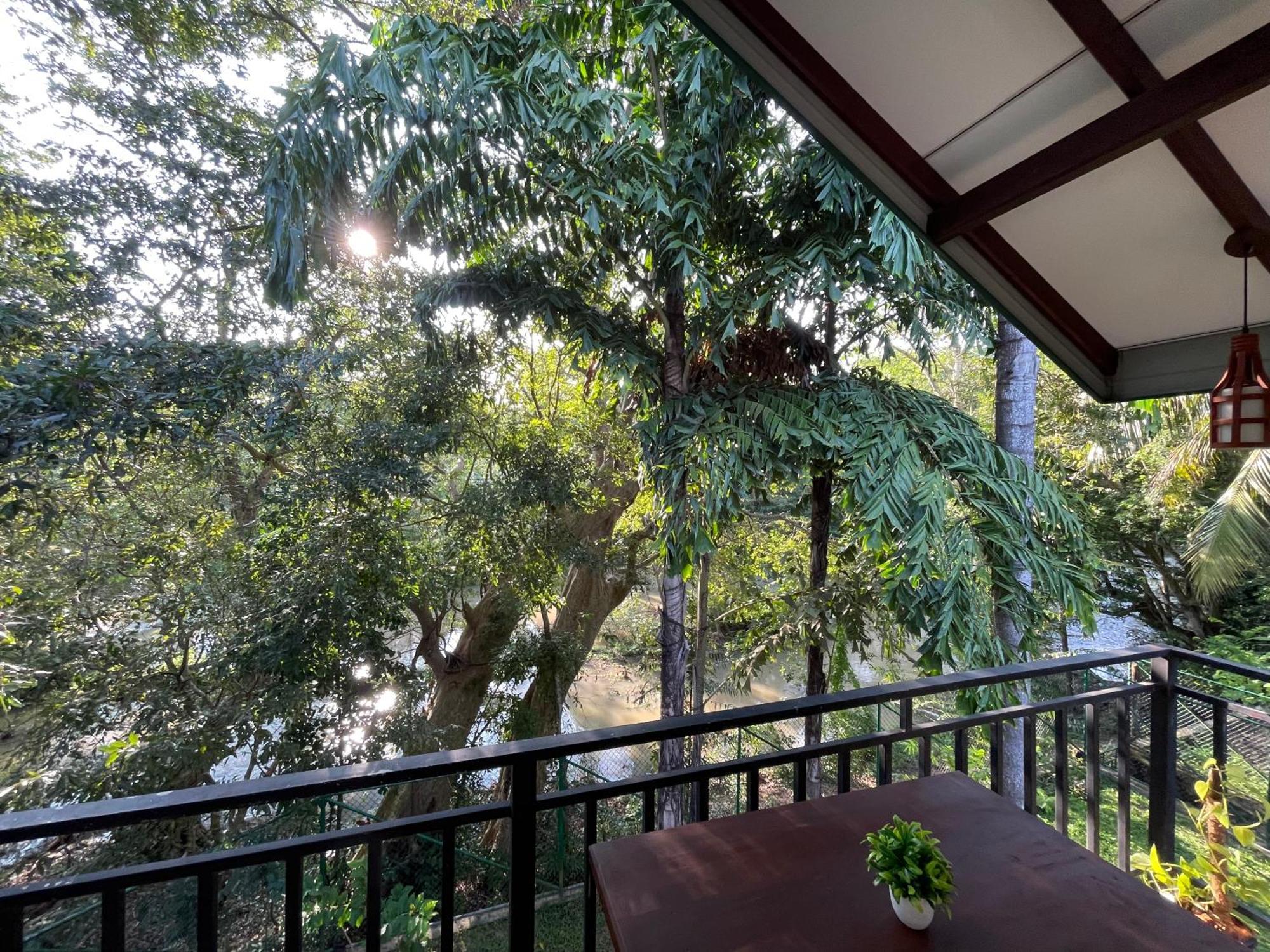 Yala Safari River View Hotel Тіссамахарама Екстер'єр фото