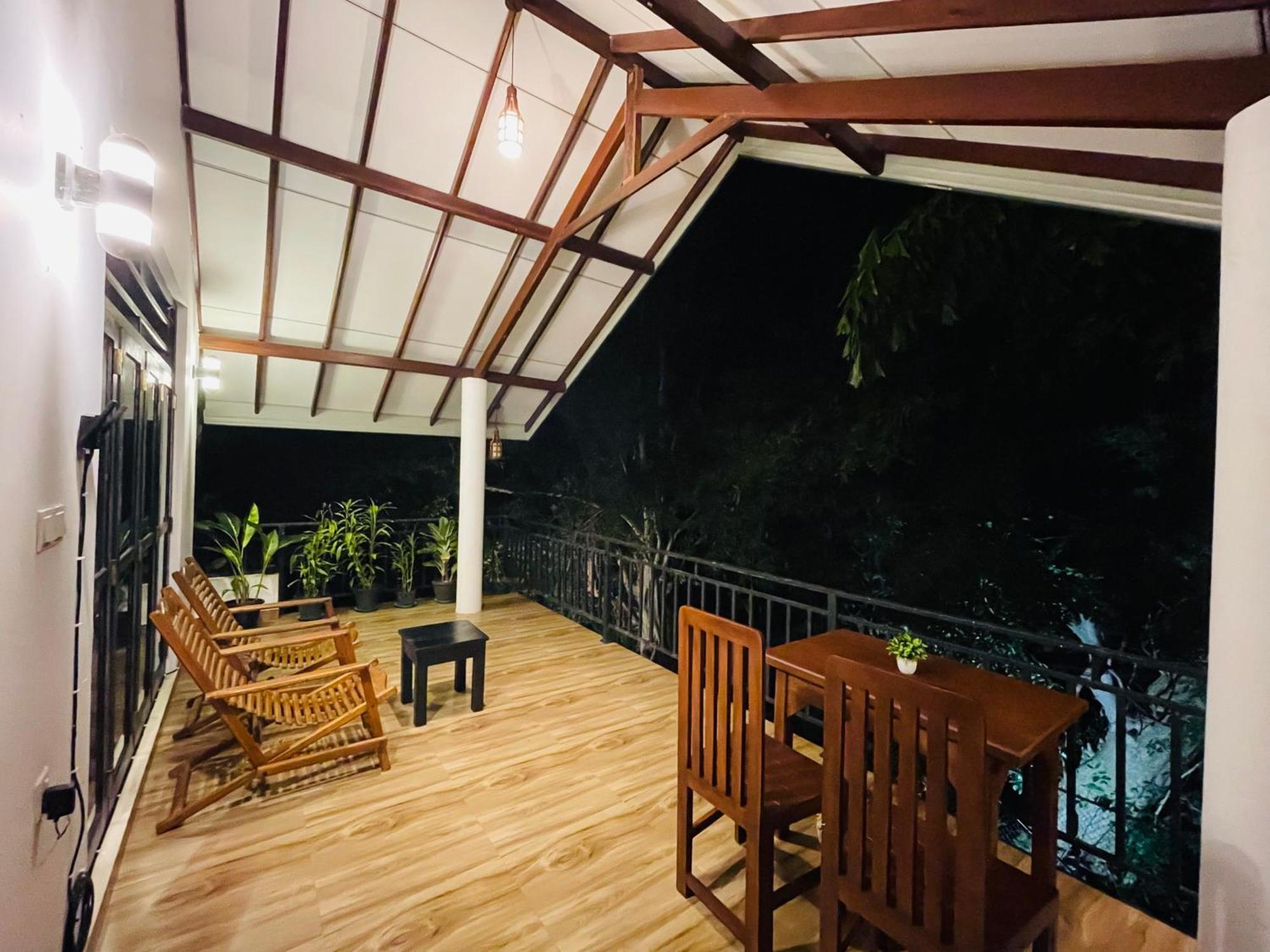 Yala Safari River View Hotel Тіссамахарама Екстер'єр фото