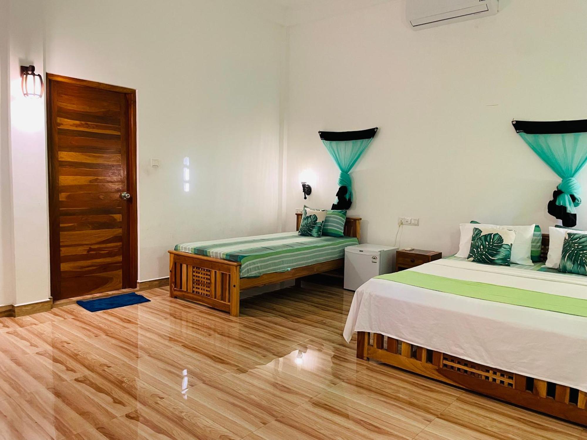 Yala Safari River View Hotel Тіссамахарама Екстер'єр фото