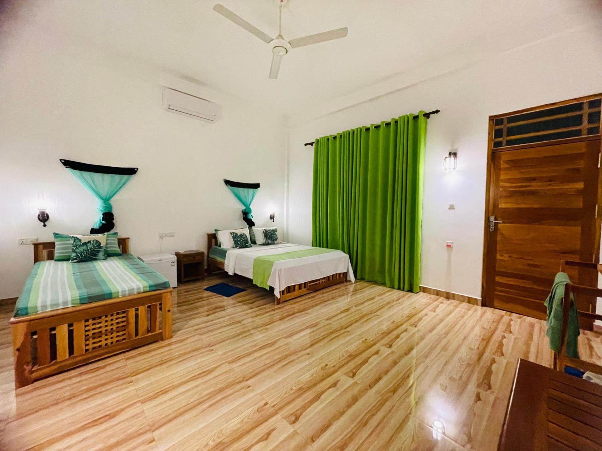Yala Safari River View Hotel Тіссамахарама Екстер'єр фото