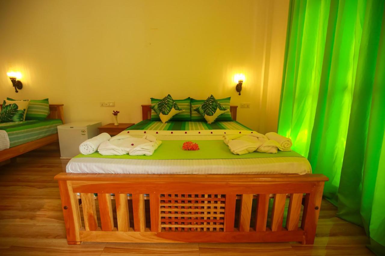 Yala Safari River View Hotel Тіссамахарама Екстер'єр фото